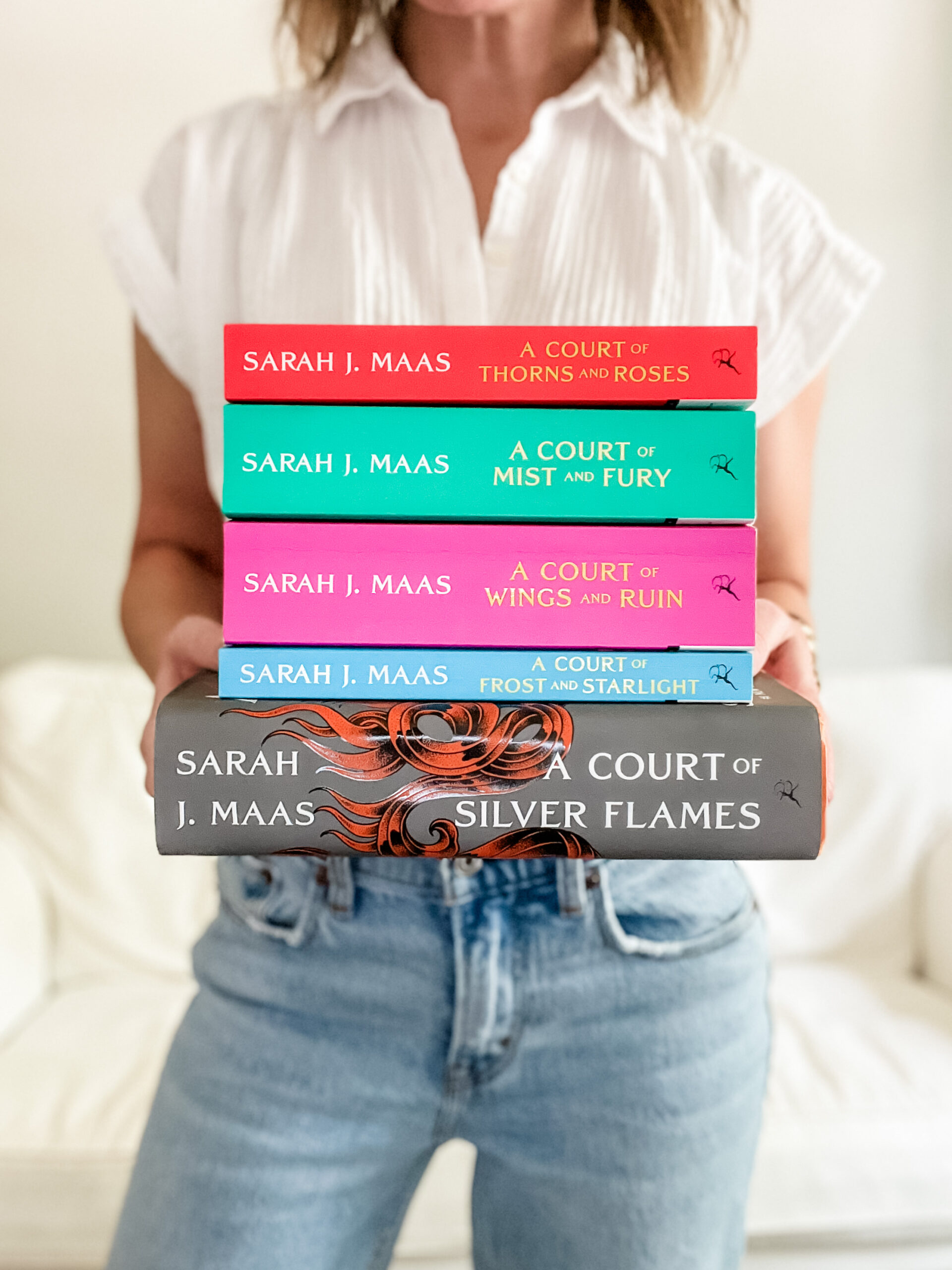 A Court of Thorn and Roses (ACOTAR) Series Review